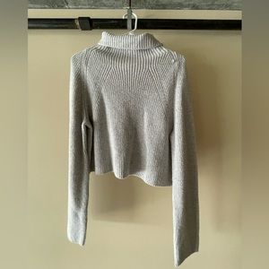 Nordstrom light gray sweater//size M